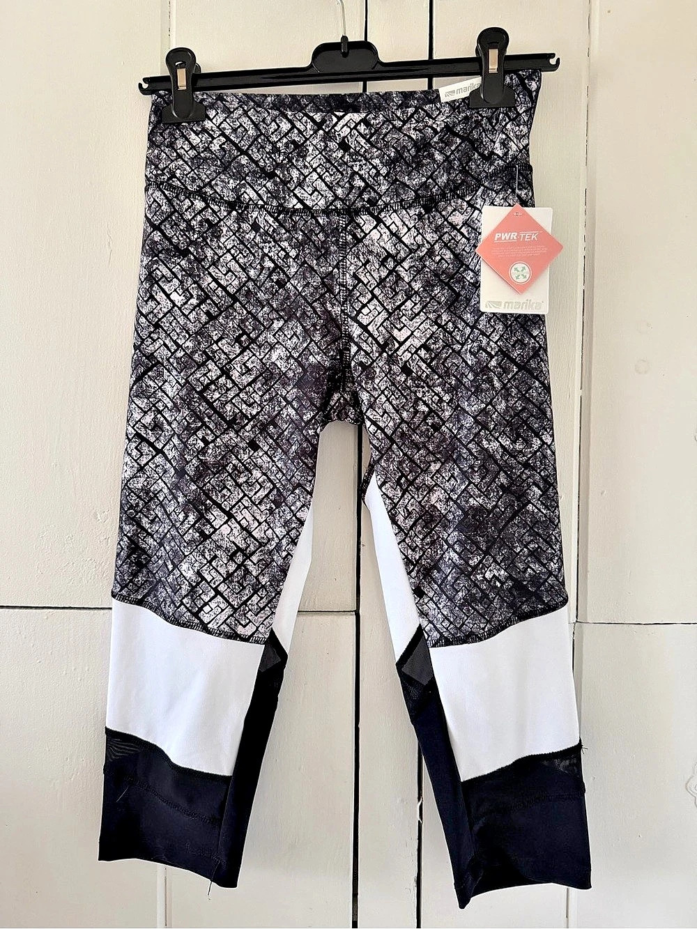 marika The Capri Geometric Color Block Capri Pants Size Medium NWT